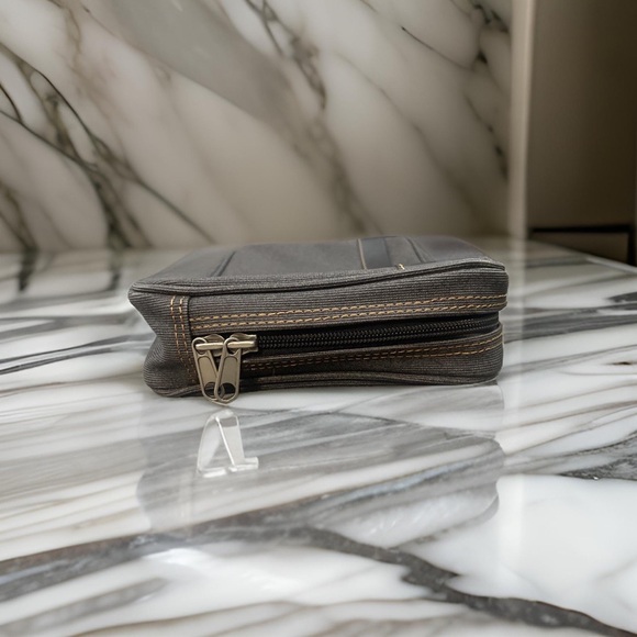 Gorgeous AUTHENTIC Dunhill clutch 11 x 8.5” absolutely beautiful conditi…